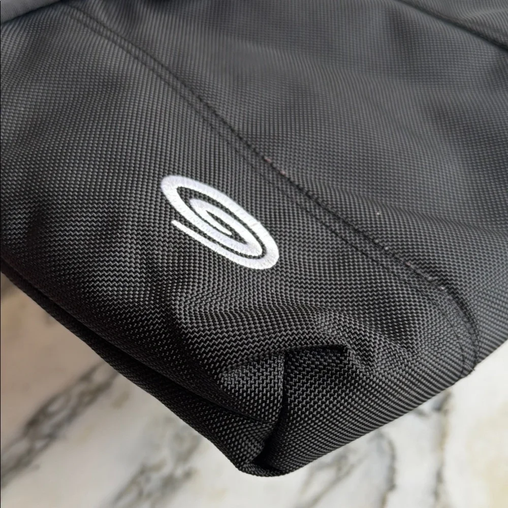 Timbuk2 Black Laptop Tablet Bag with Sleek Professional Design Size Small 11x13”
